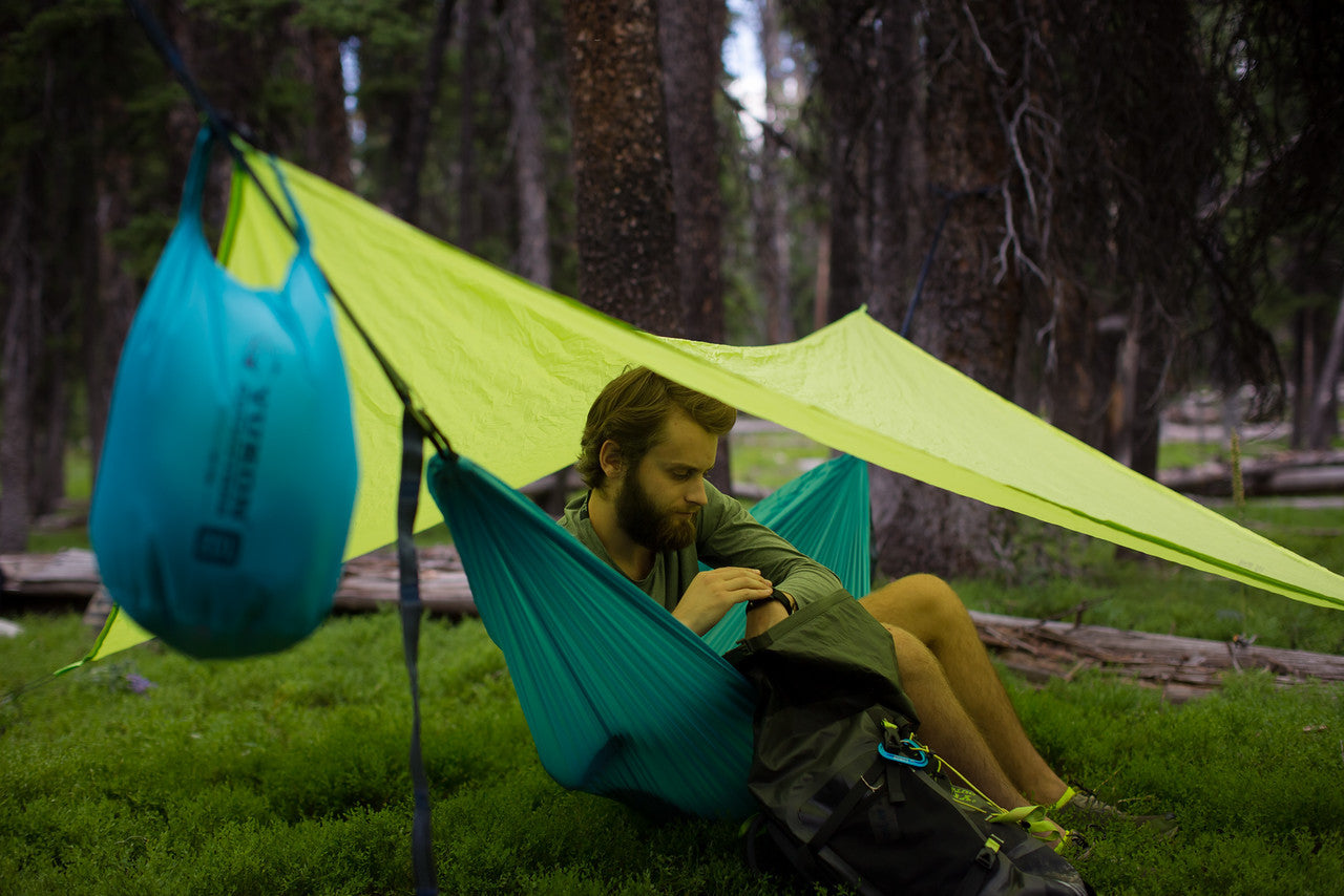 How to set up your Hammock with Carabiners!